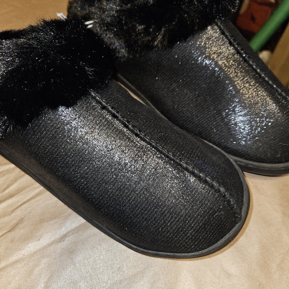 LC Lauren Conrad Women'sMetallic Faux Fur-Lined Clog Slippers - Picture 4 of 7